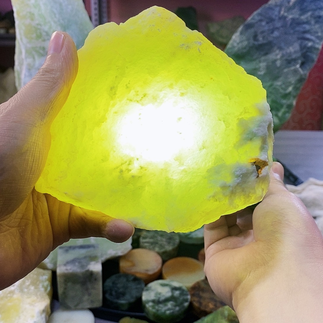 蛇纹石玉未镶嵌岫玉原石蛇纹石玉