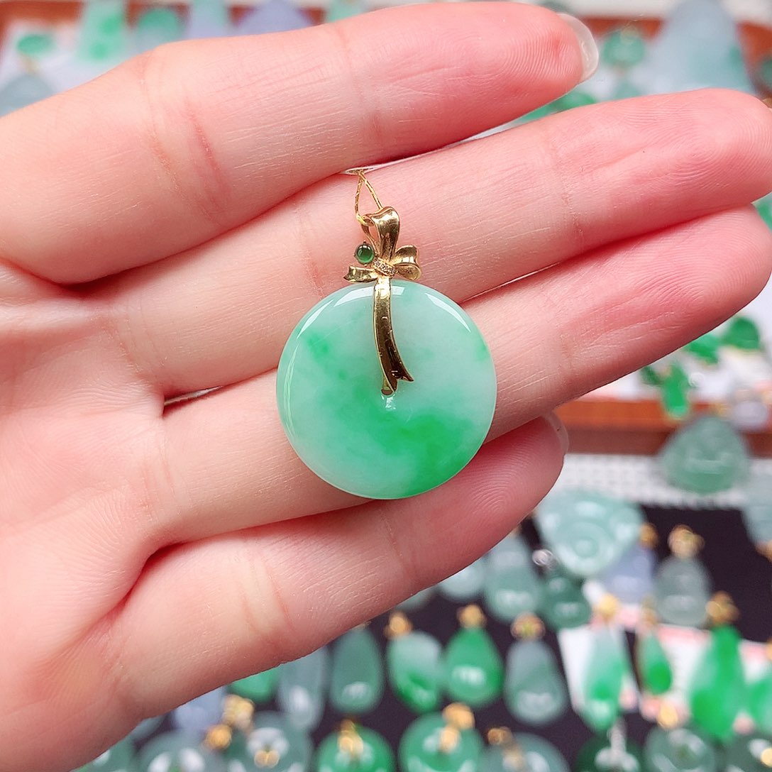 翡翠颈饰18K金镶嵌天然翡翠A货