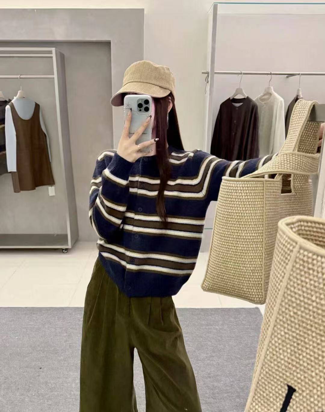 2025秋冬新款宽松百搭时尚韩版针织短款女