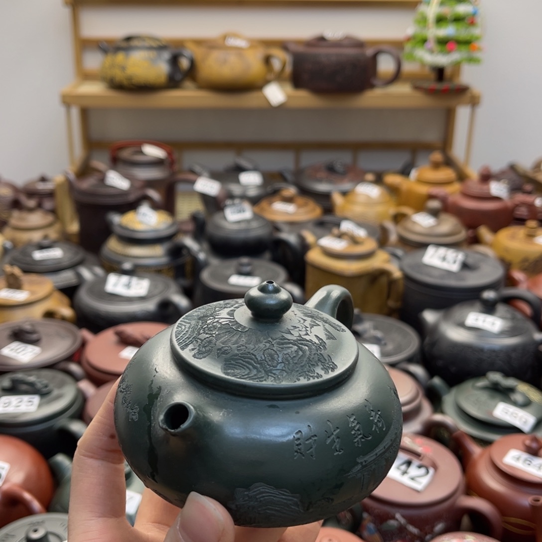 狗***嘟嘴巴大磕碰微瑕紫砂