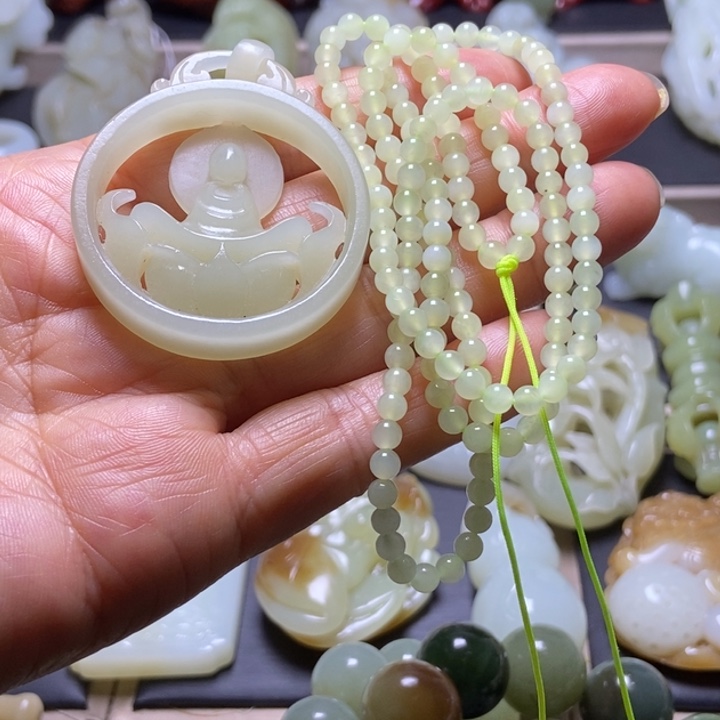 幸***8和田玉未镶嵌挂件