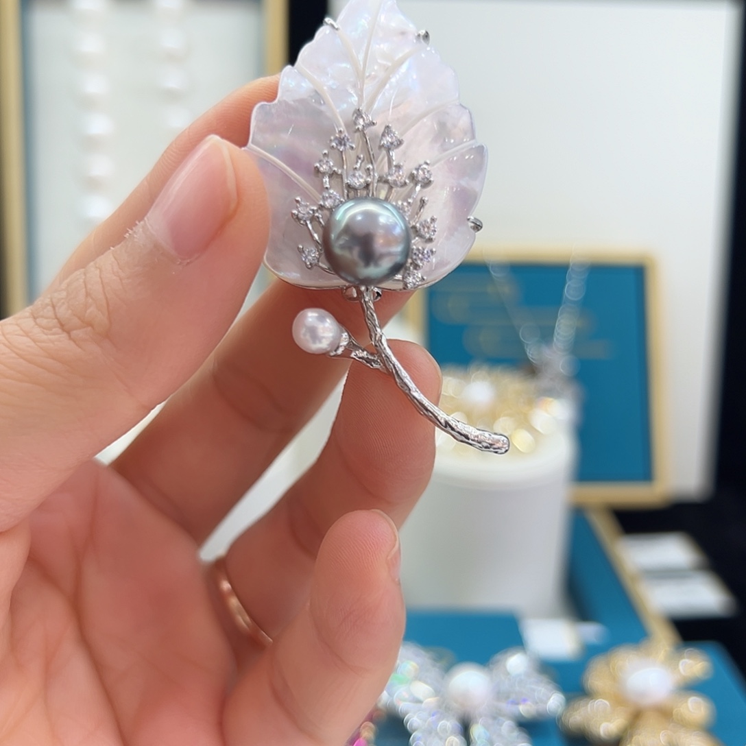 合金胸针海水珍珠
