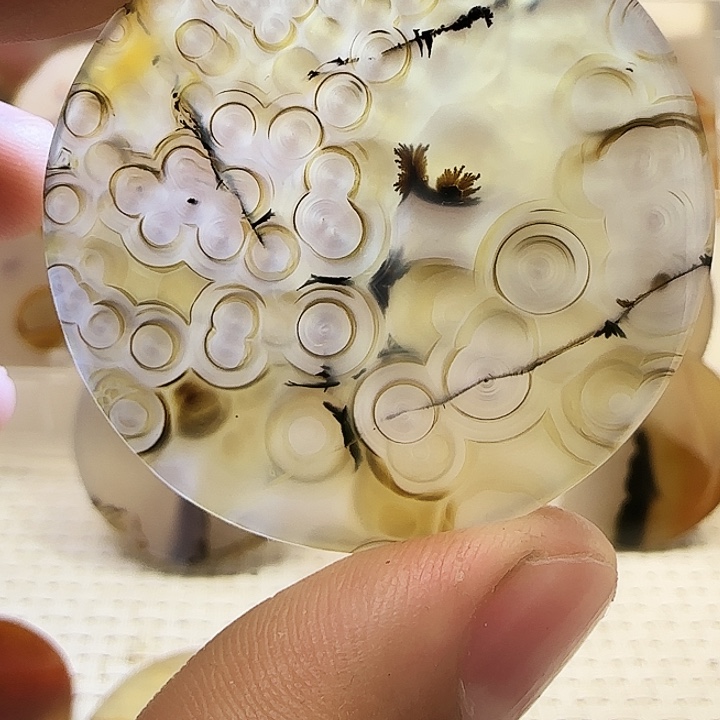 玛瑙/玉髓未镶嵌珠宝奇石