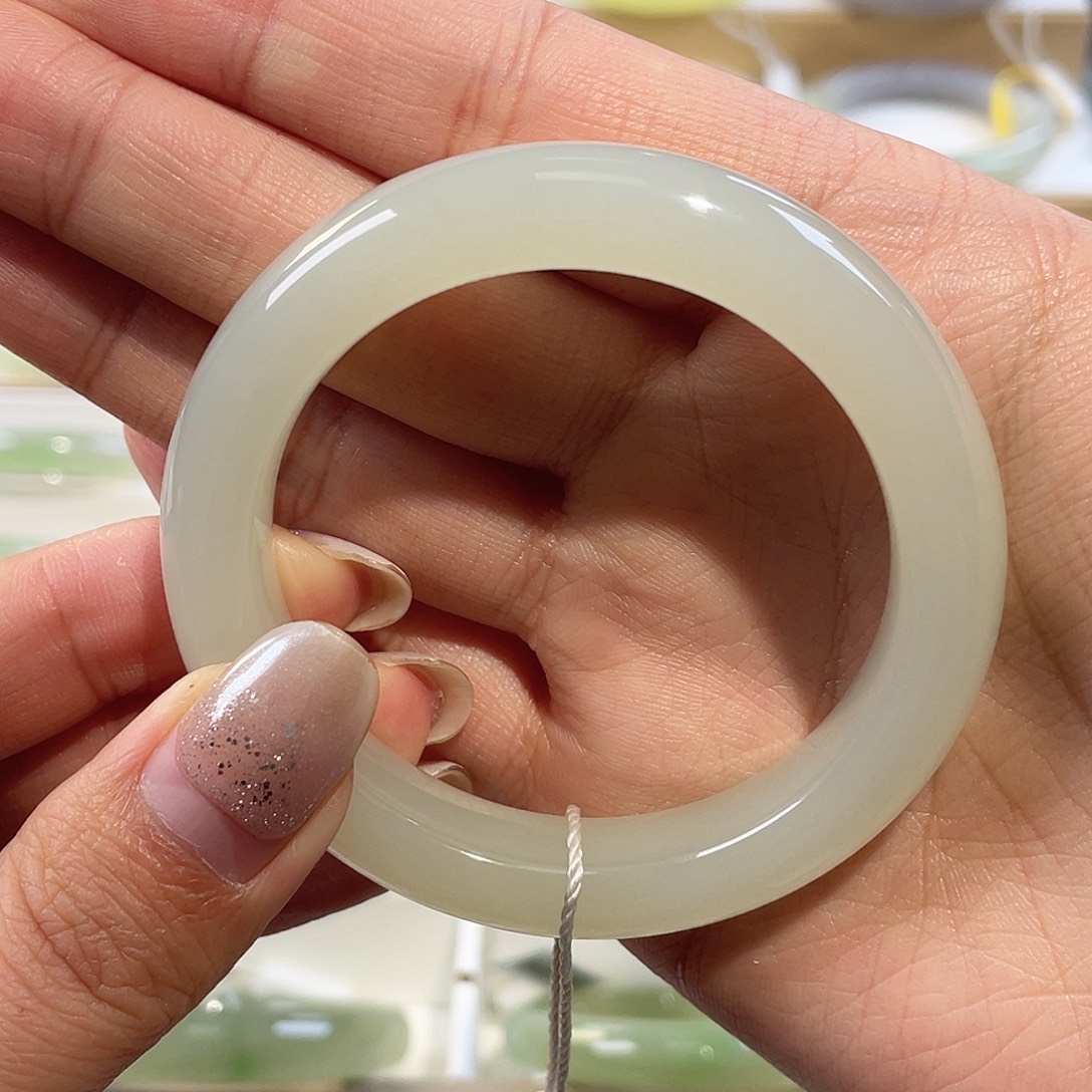 和田玉未镶嵌手镯毕业完美浅晴