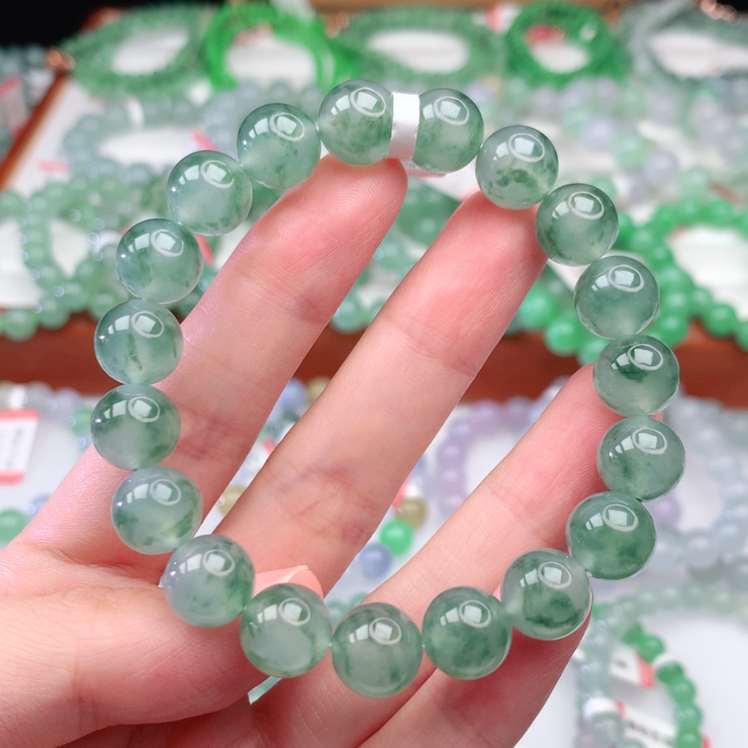 翡翠手链未镶嵌牵****行翡翠10mm