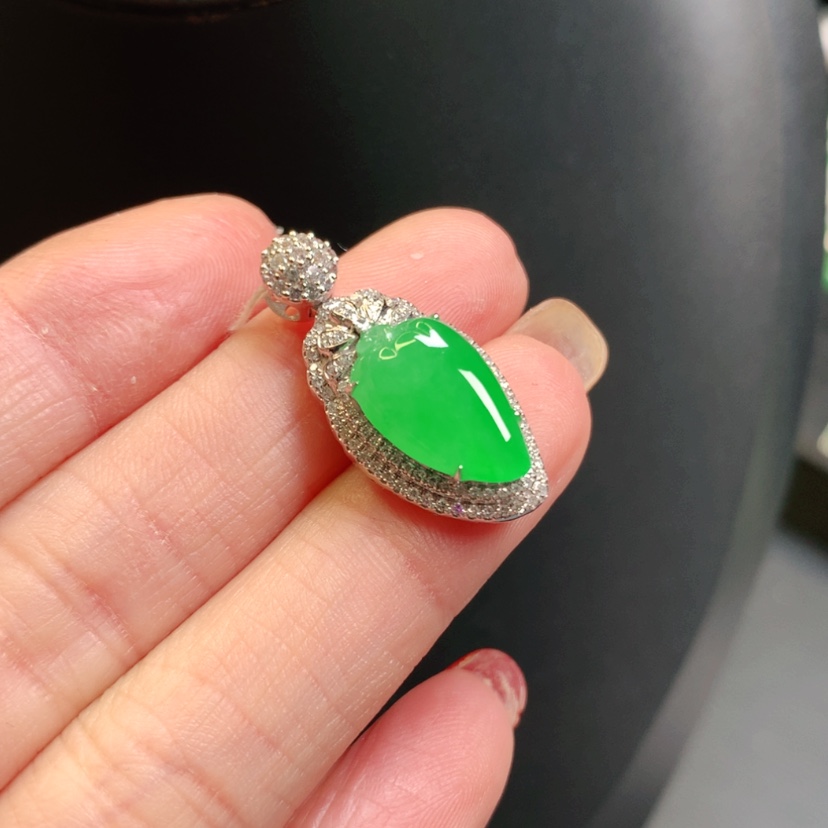 【闪购商品】翡翠吊坠(赠链)18K金镶嵌