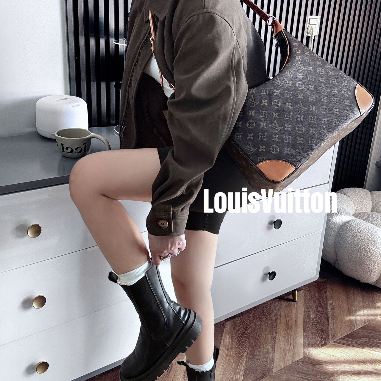 95新LouisVuitton/路易威登8613531/大号牛角包配皮换新