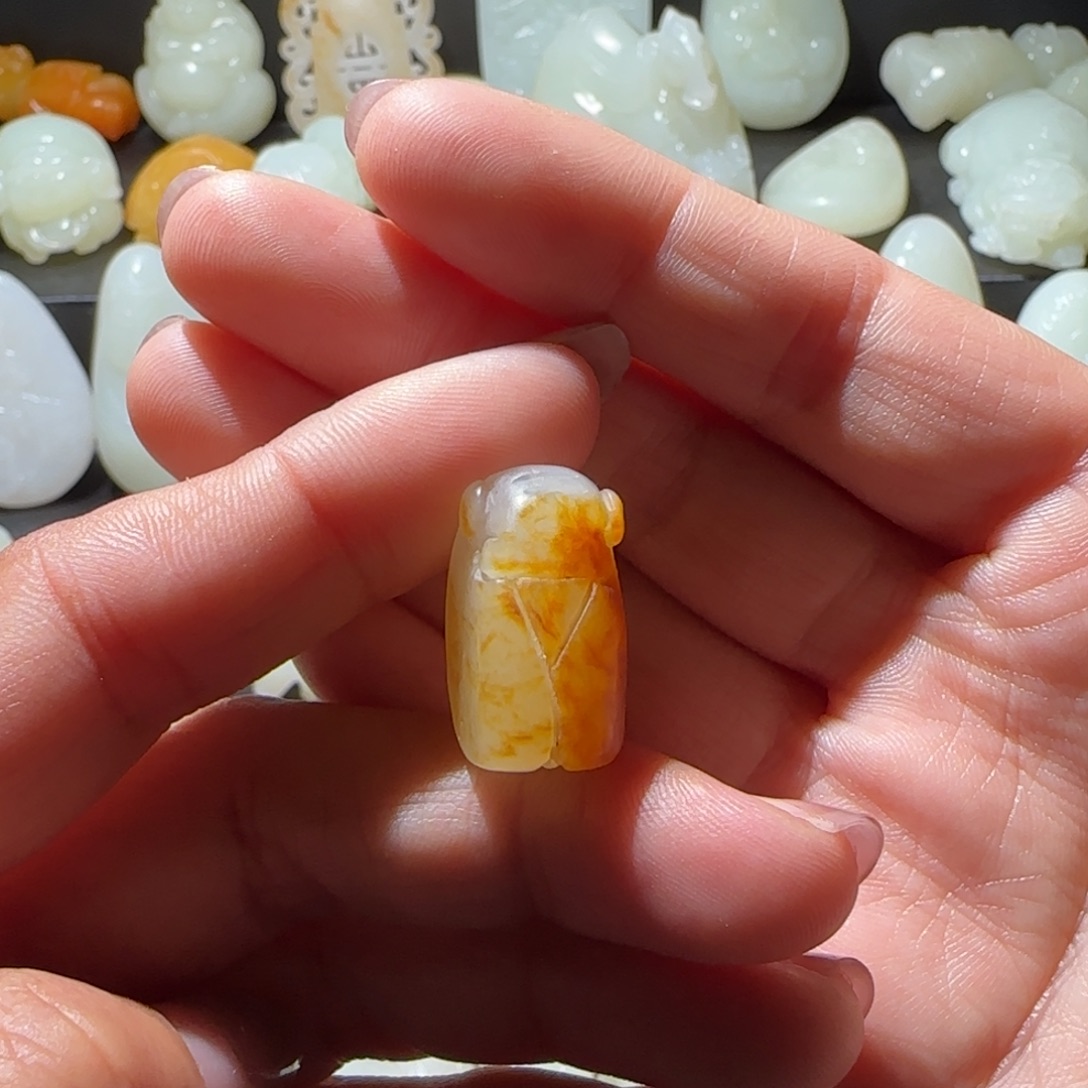 美***选和田玉未镶嵌颈饰