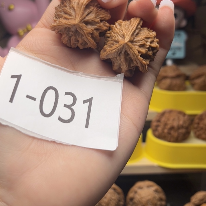 文玩核桃把件三棱