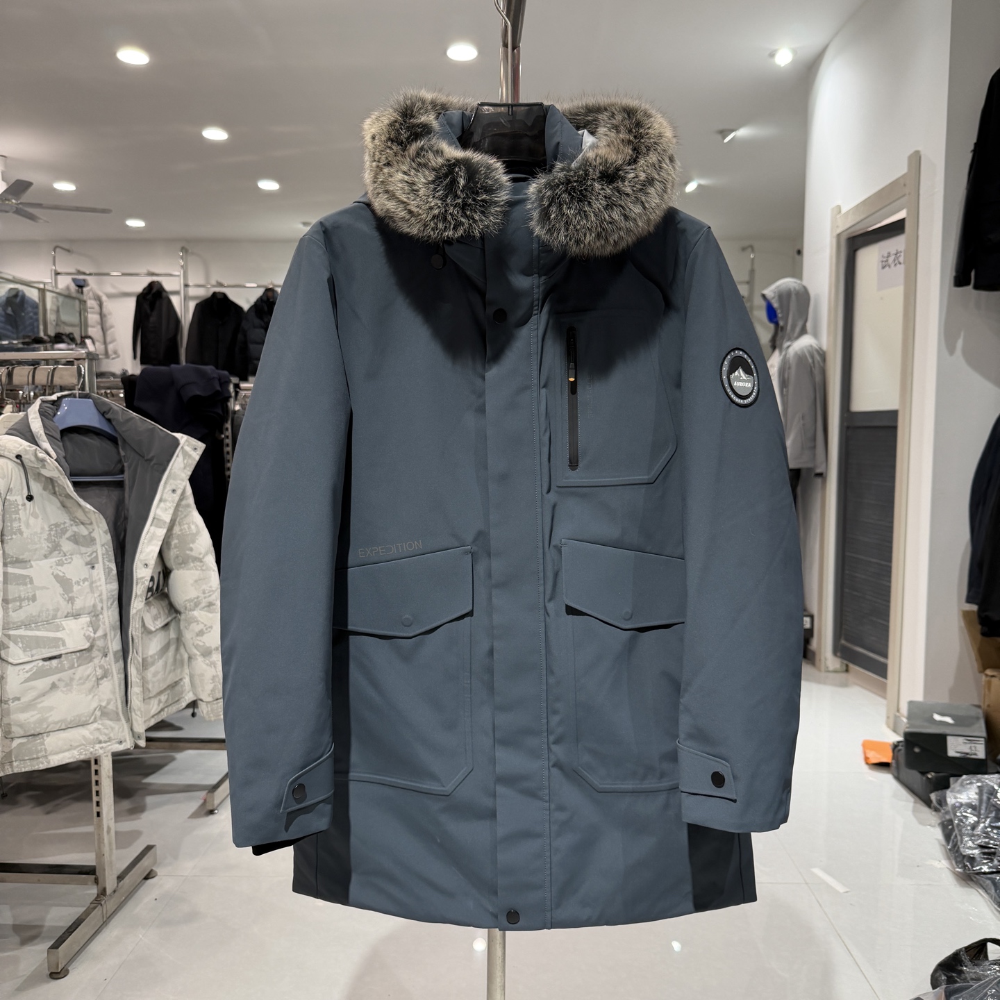 W977冬季中长款鹅绒服男连帽纯色毛领款加厚保暖户外休闲羽绒服