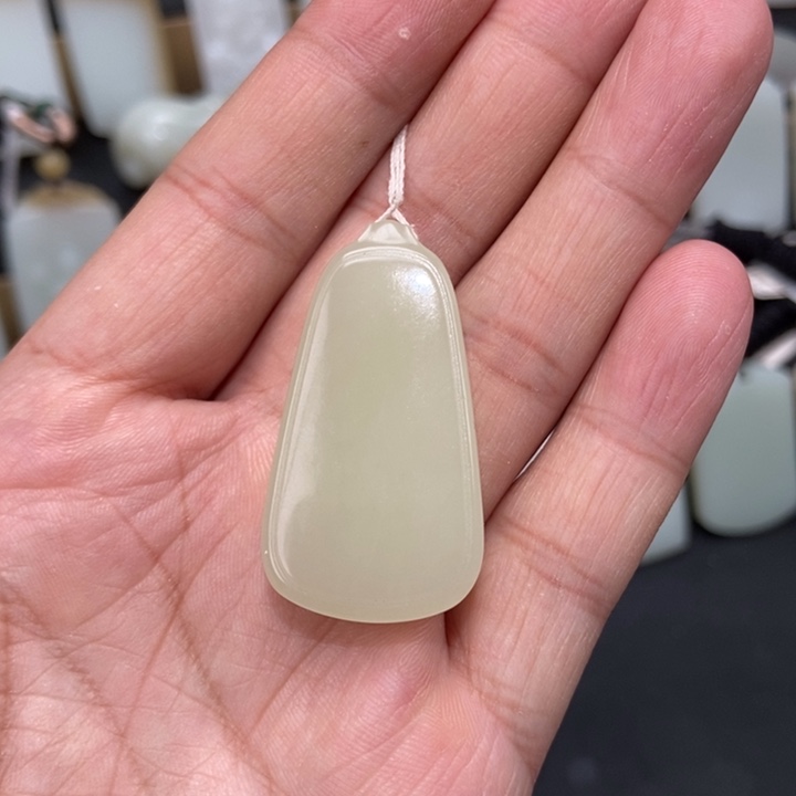 颈饰未镶嵌和田玉