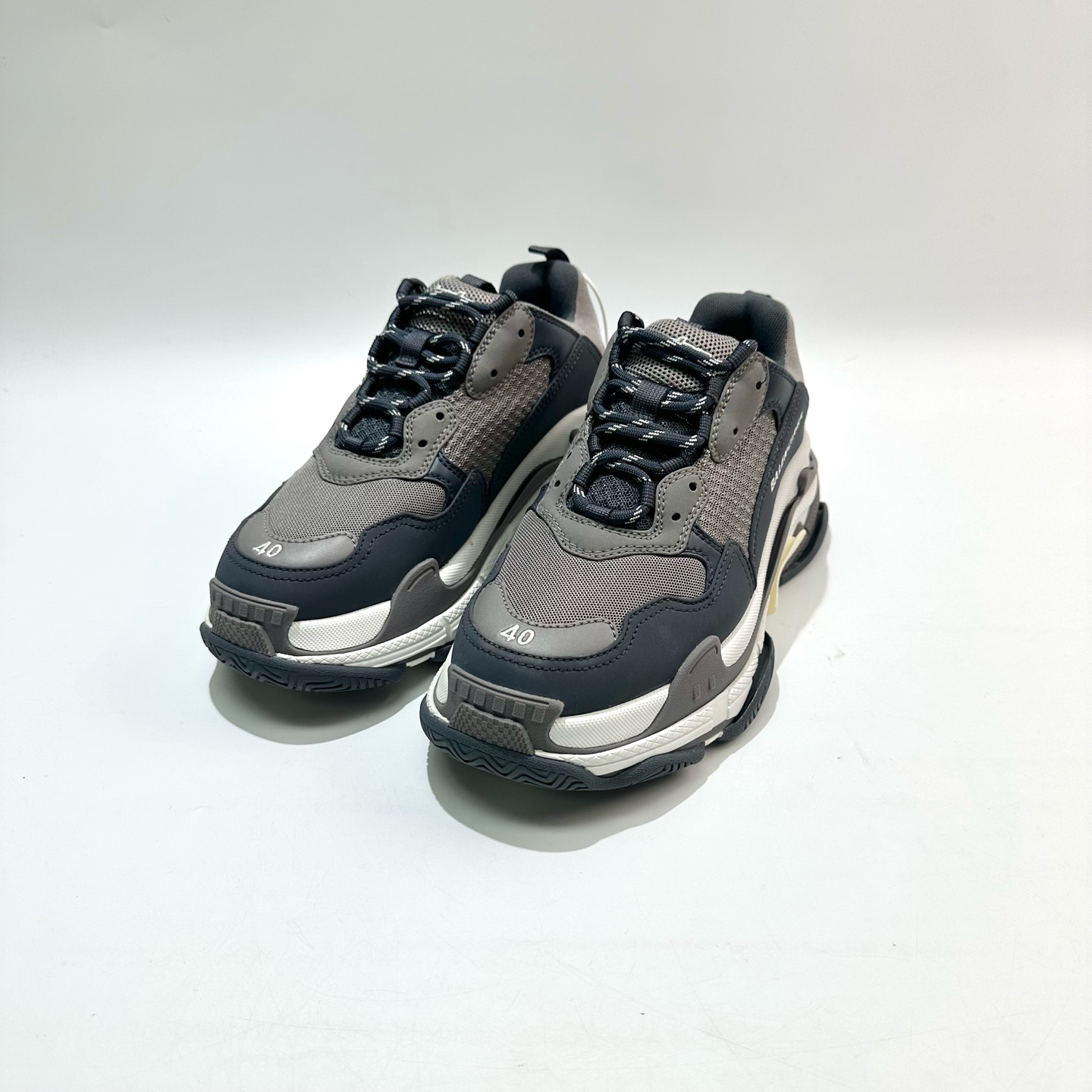 未使用 Balenciaga/巴黎世家 巴黎世家 40码 Triple S灰蓝 SY0857