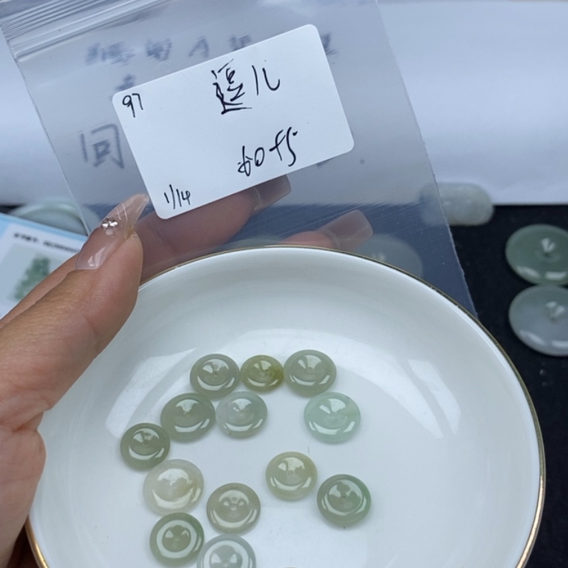 【闪购商品】翡翠颈饰未镶嵌逗*菲