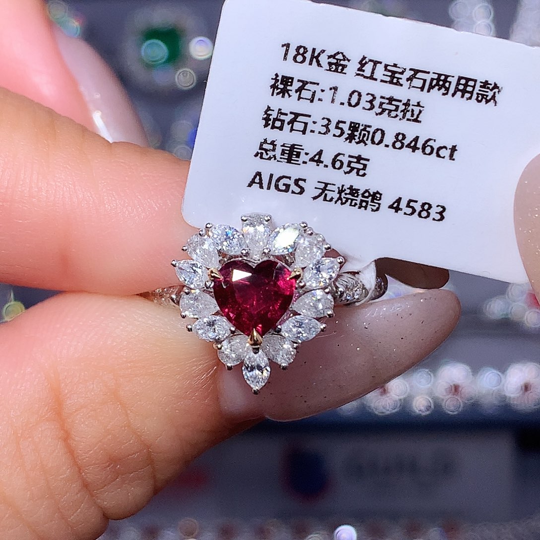 戒指18K金镶嵌红宝石