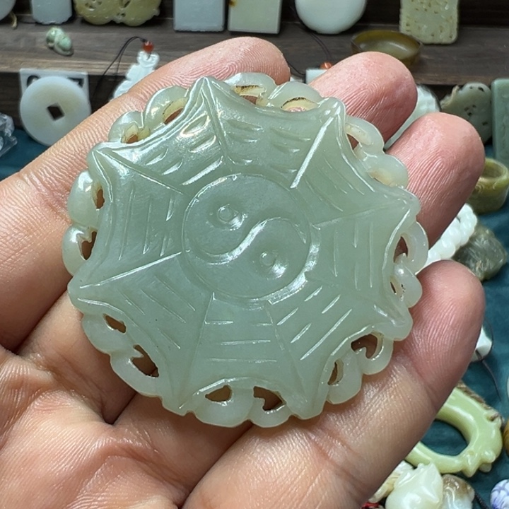 和田籽料开播炸不停