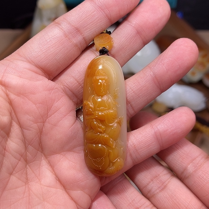 唐***人和田玉未镶嵌颈饰