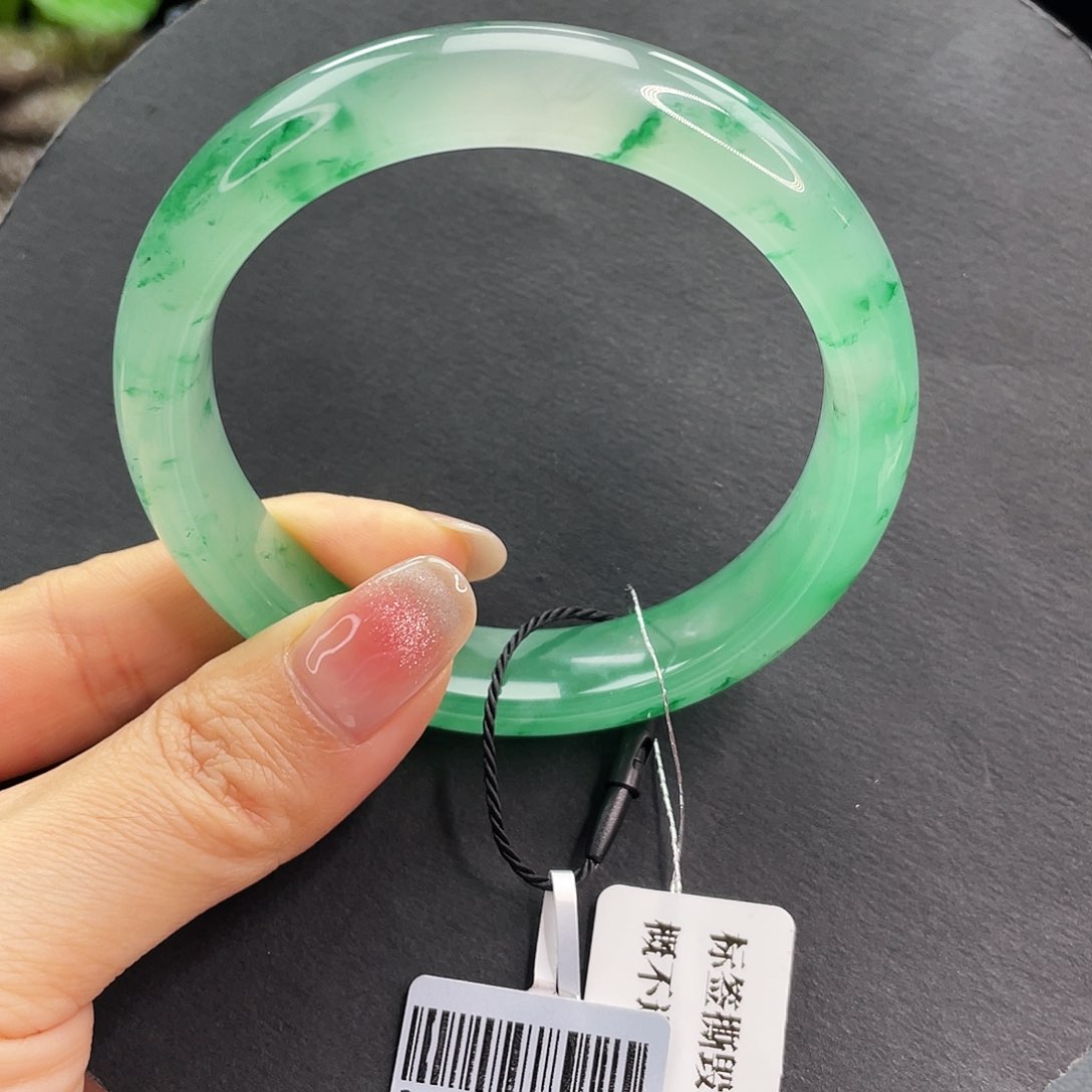 石英质玉手镯未镶嵌56佳