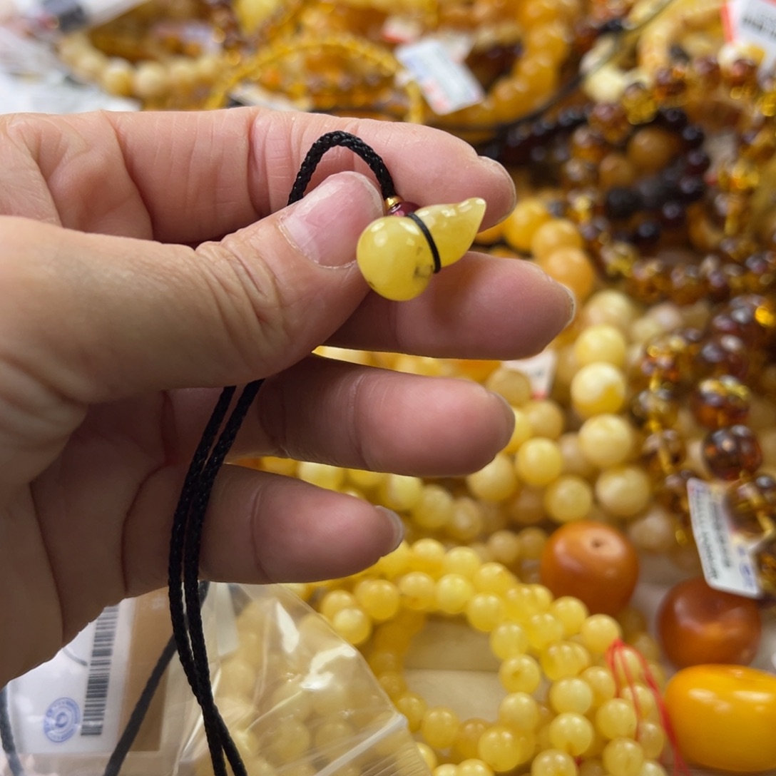 琥珀珠宝奇石未镶嵌