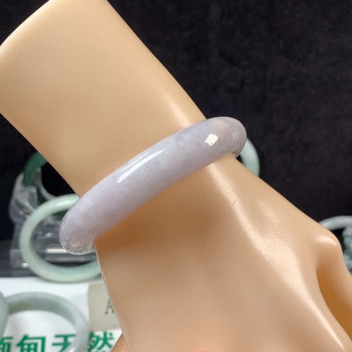 翡翠未镶嵌手镯12号。 56圈