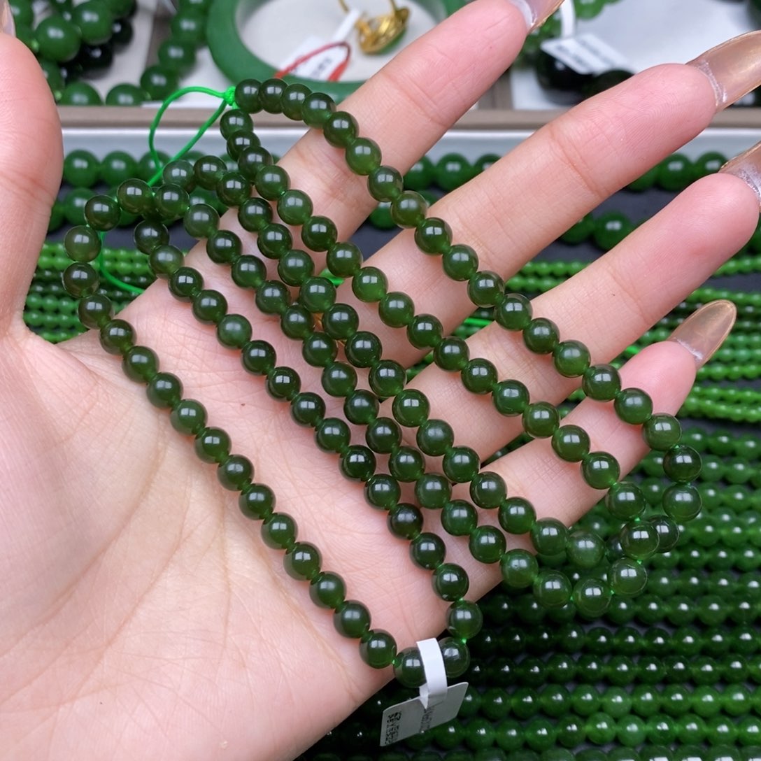 颈饰未镶嵌和田玉（碧玉）白***菲6