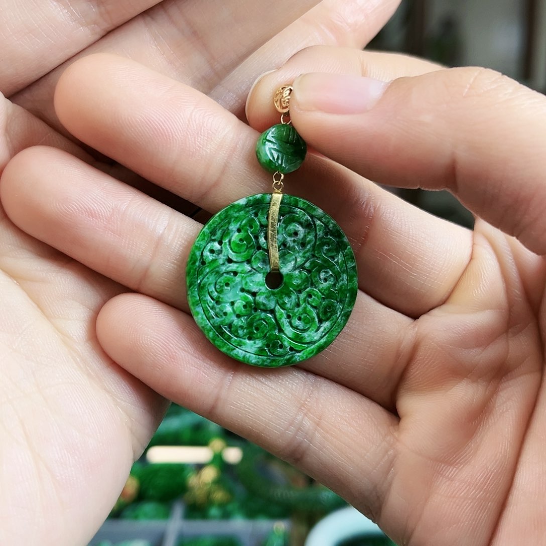 翡翠颈饰18K金镶嵌吊坠