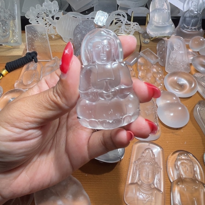永***手颈饰未镶嵌石英质玉