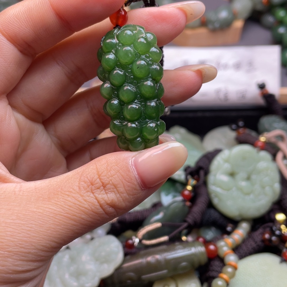 和田玉颈饰未镶嵌