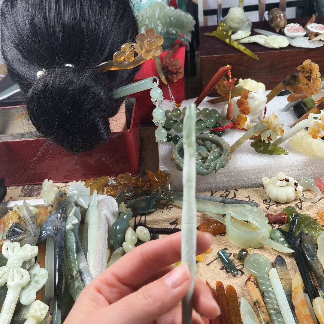 蛇纹石玉发饰合金