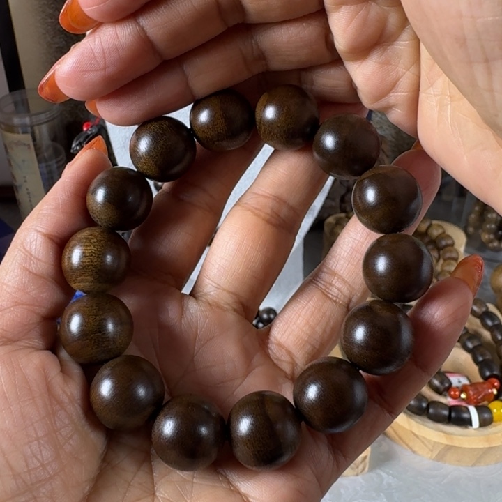 沉香手串明*白棋玉化