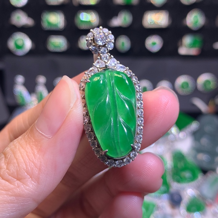 【闪购商品】翡翠吊坠(不含链)银S925镶嵌天然翡翠