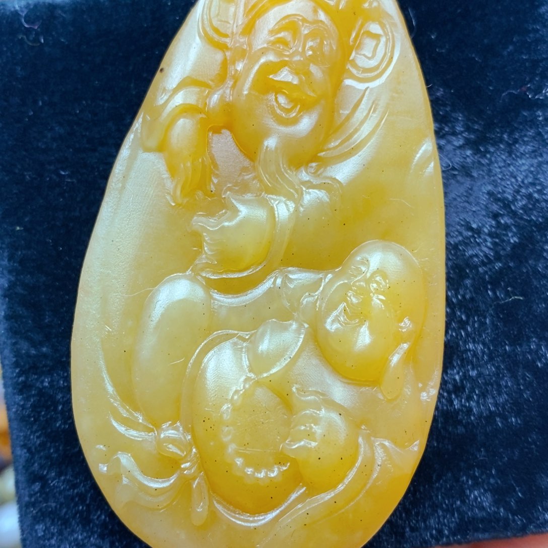 石英质玉（黄龙玉）未镶嵌颈饰