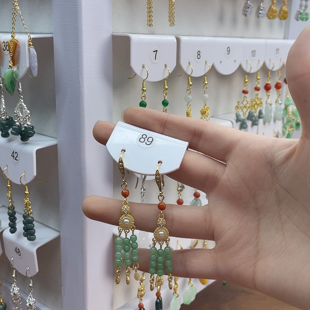 翡翠未镶嵌耳饰一物一图，以实物为准