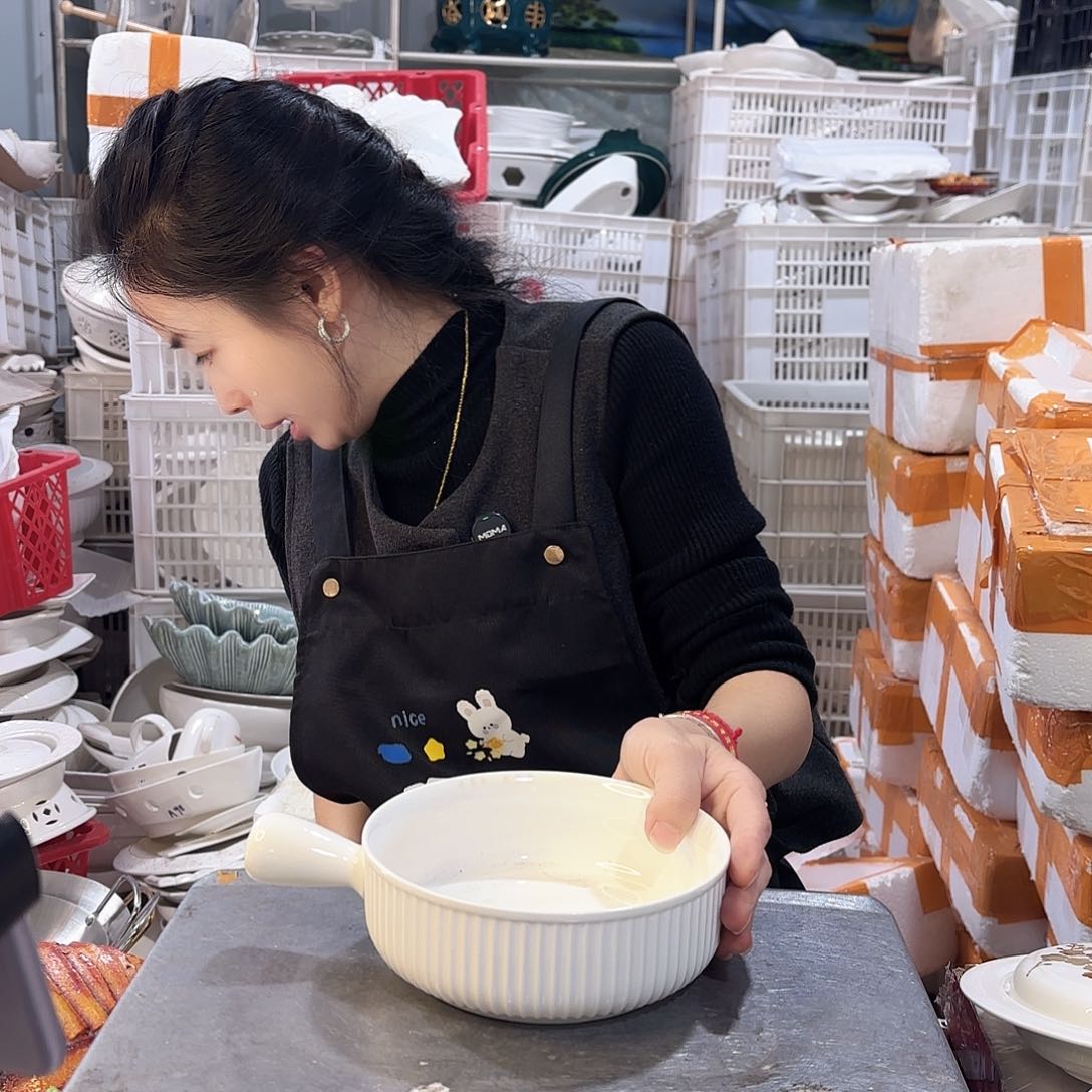 盘微瑕产品………手柄碗两个