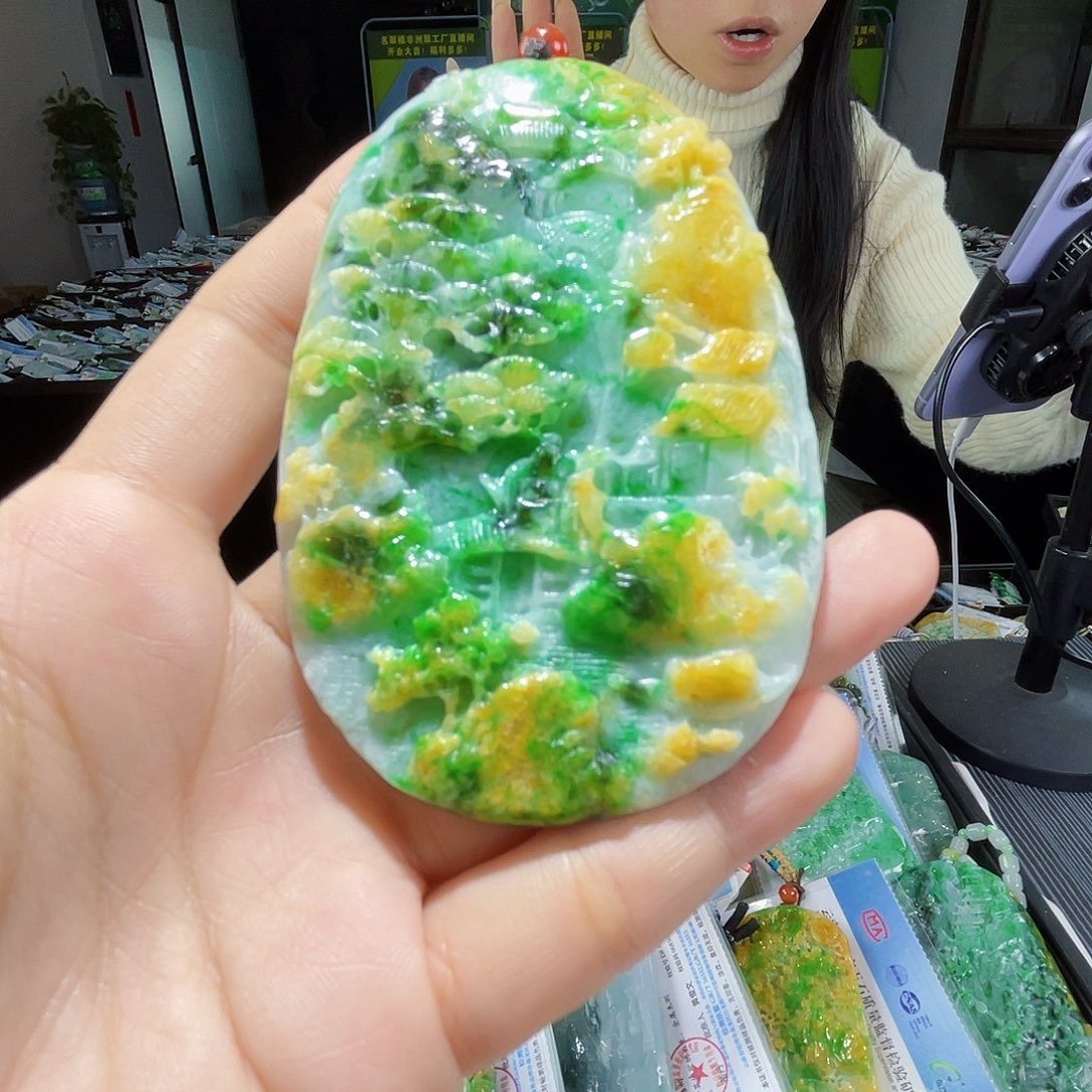 颈饰未镶嵌翡翠一