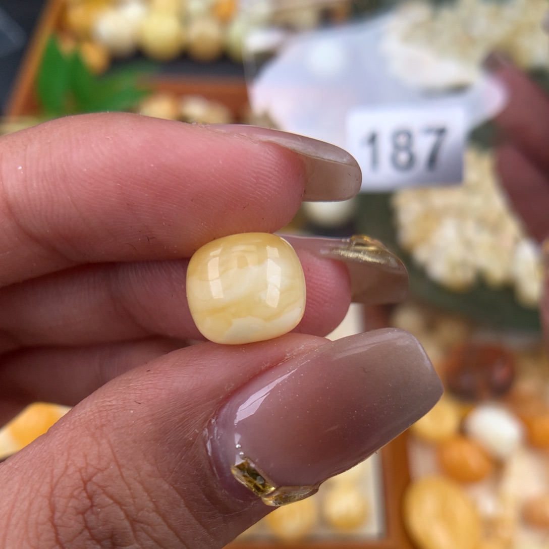 琥珀珠宝奇石未镶嵌10.4 一颗粉