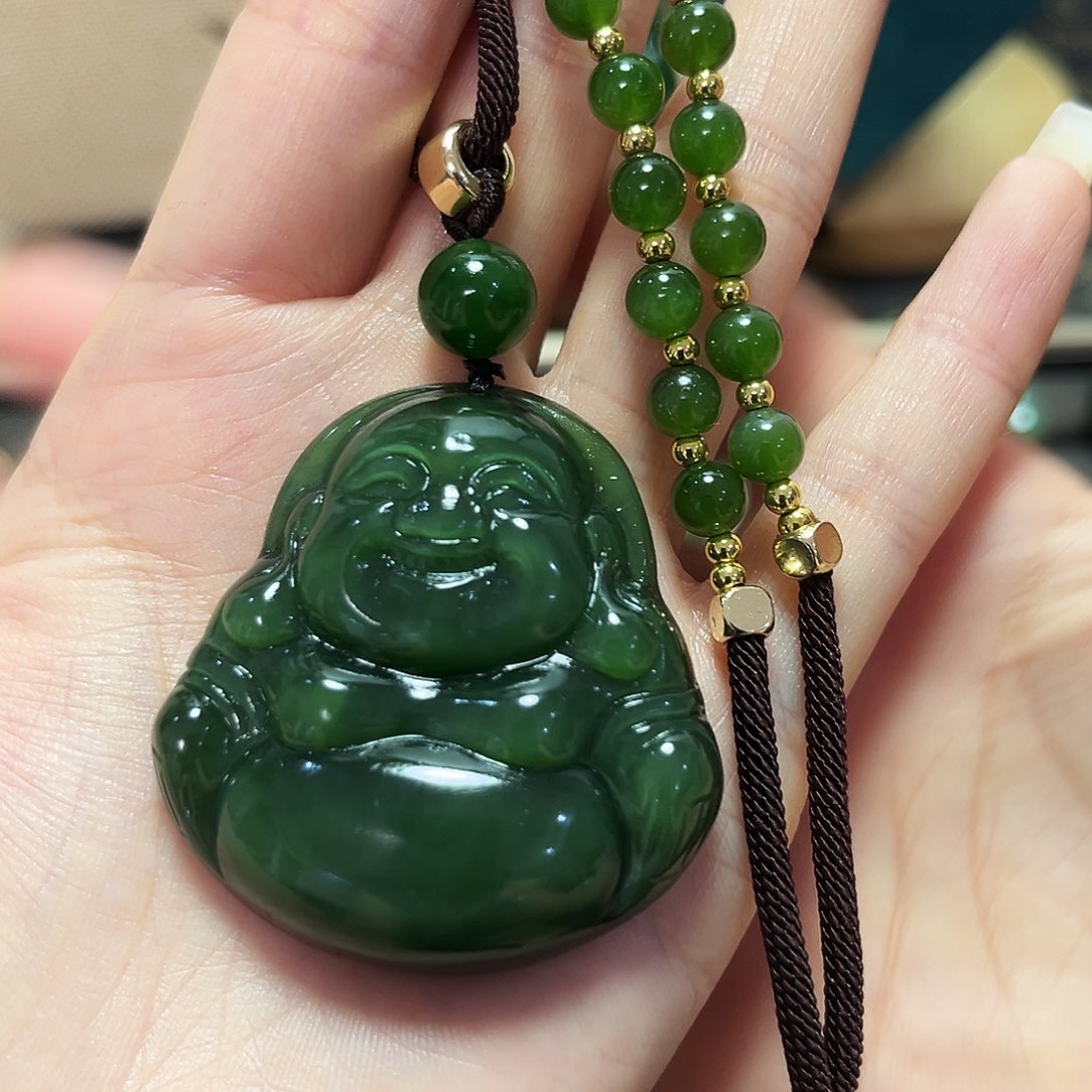 颈饰未镶嵌和田玉（碧玉）吊坠