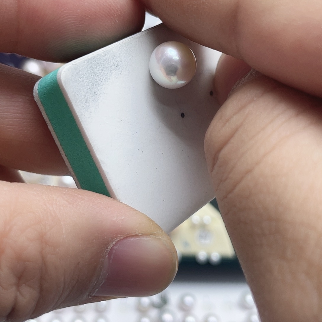 魏***莱淡水珍珠耳饰银S925镶嵌