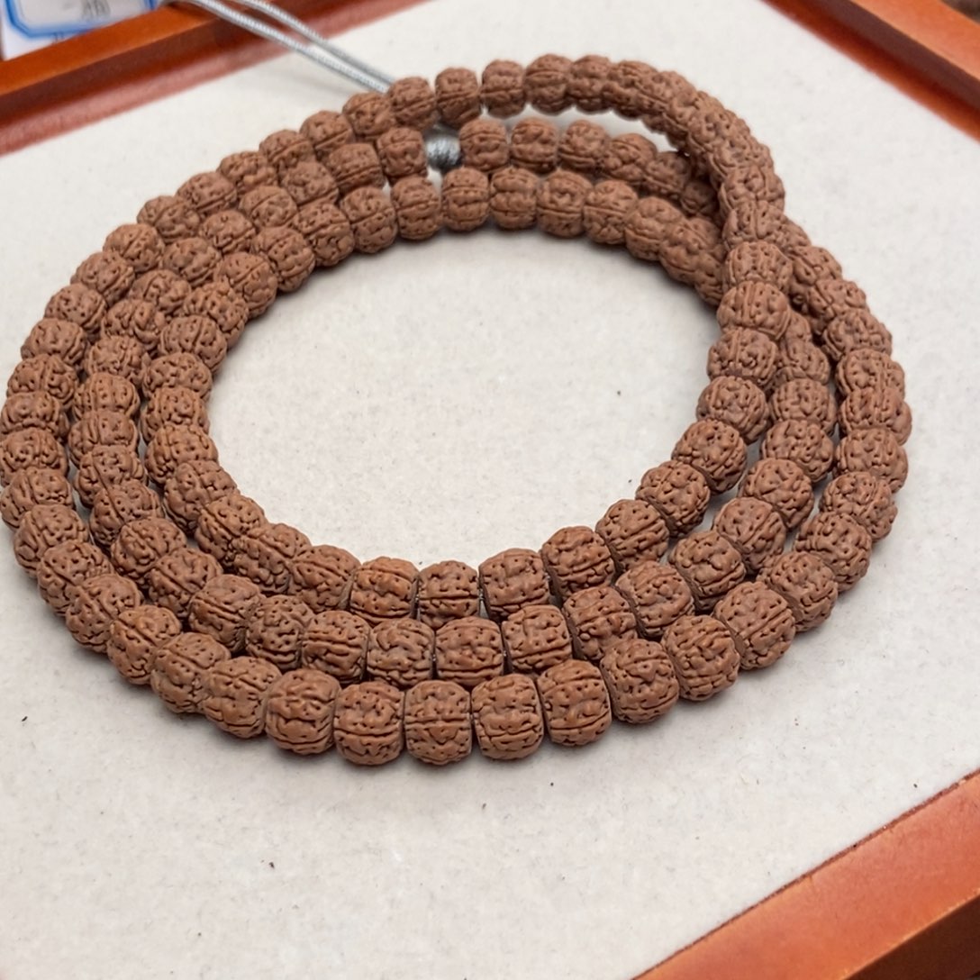 ゛***欢金刚菩提吊坠藏切盘龙