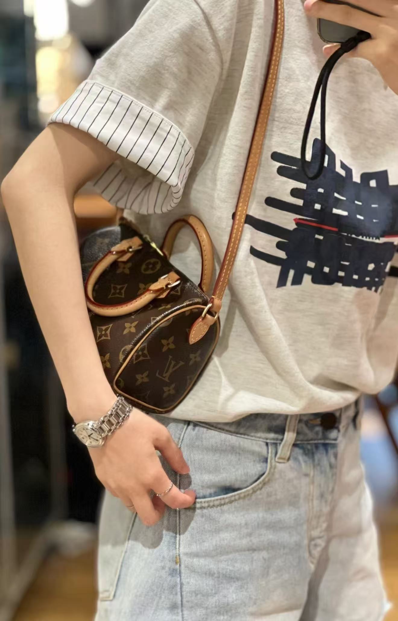 修复品LouisVuitton/路易威登中古枕头speedy nano斜挎后换植鞣革