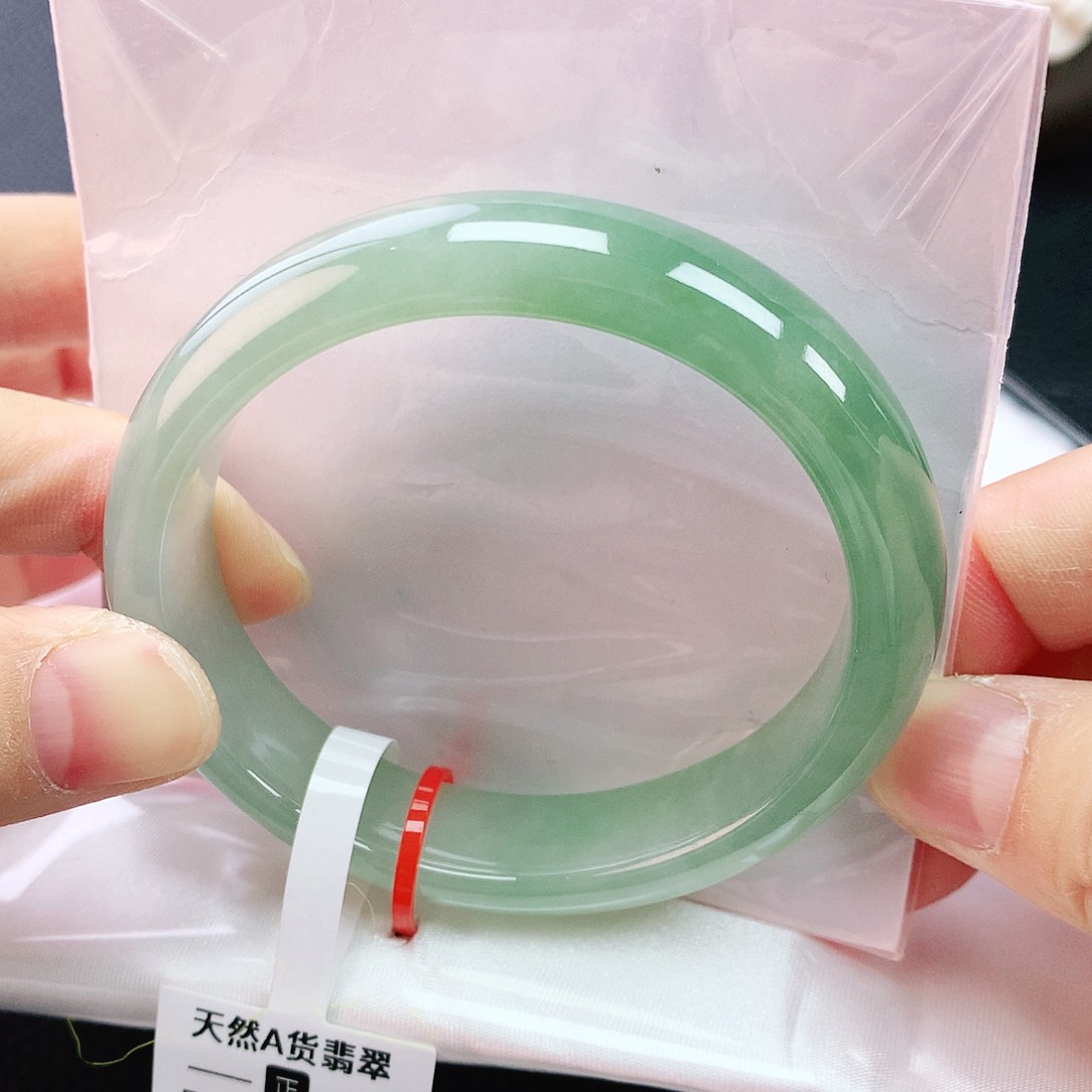 未镶嵌手镯（贵妃镯）翡翠55绿