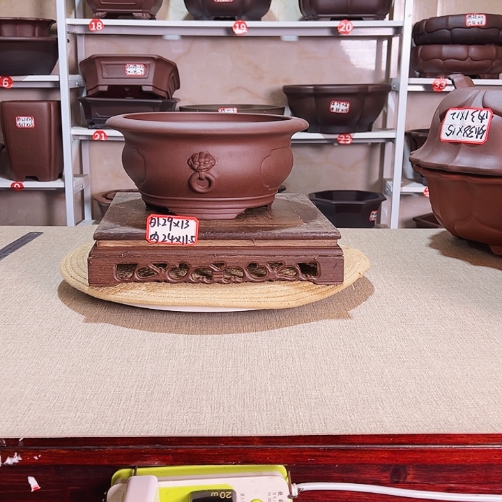 紫砂花盆紫砂花盆