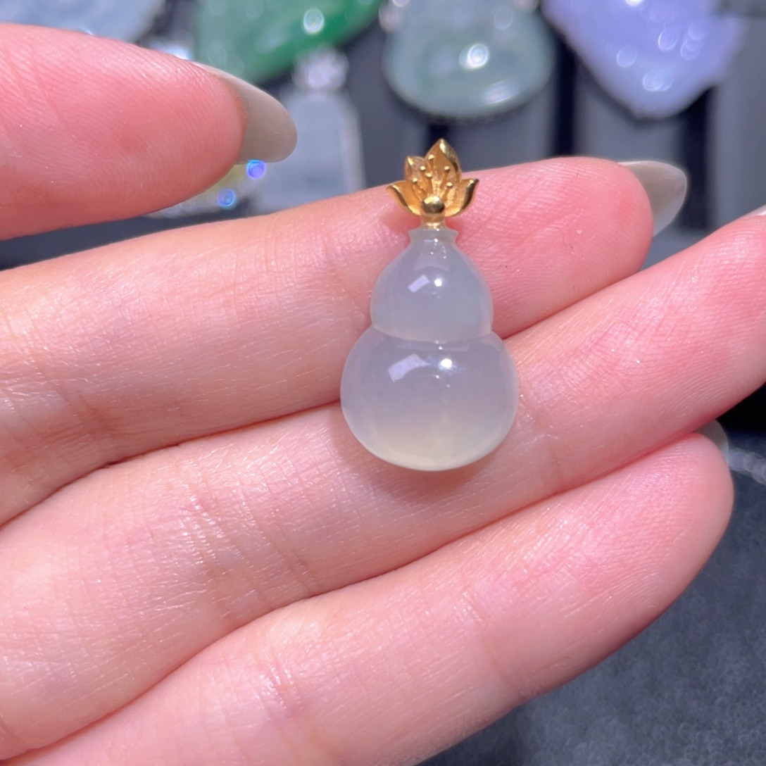 颈饰18K金镶嵌翡翠翡翠