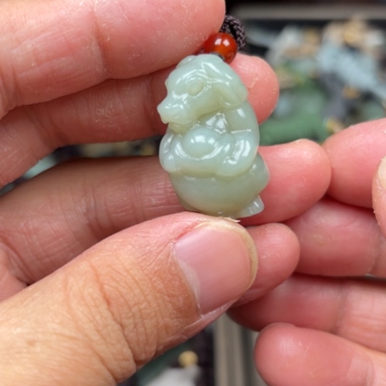 和田玉吊坠未镶嵌