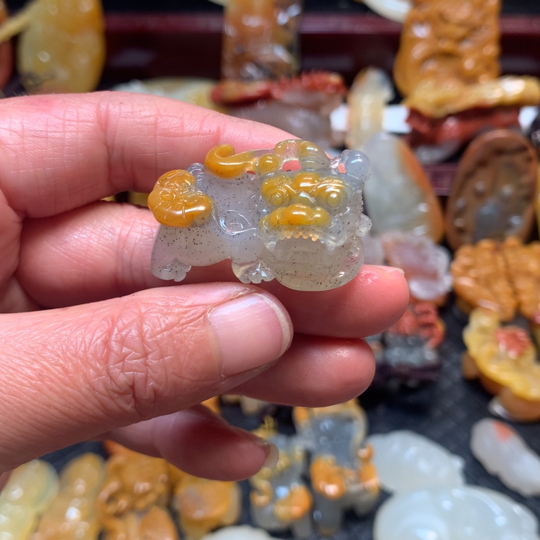 石英质玉（黄龙玉）挂件未镶嵌