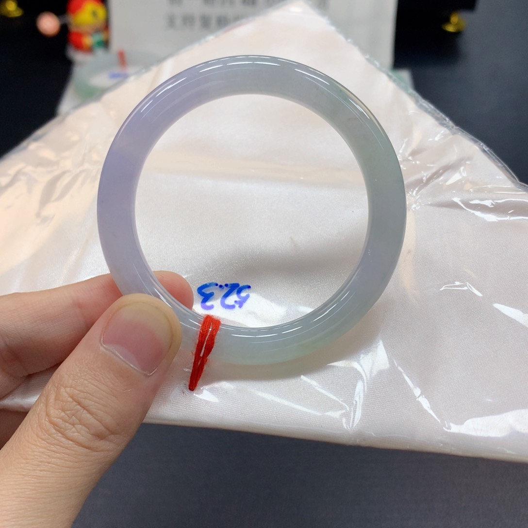 翡翠手镯未镶嵌翡翠