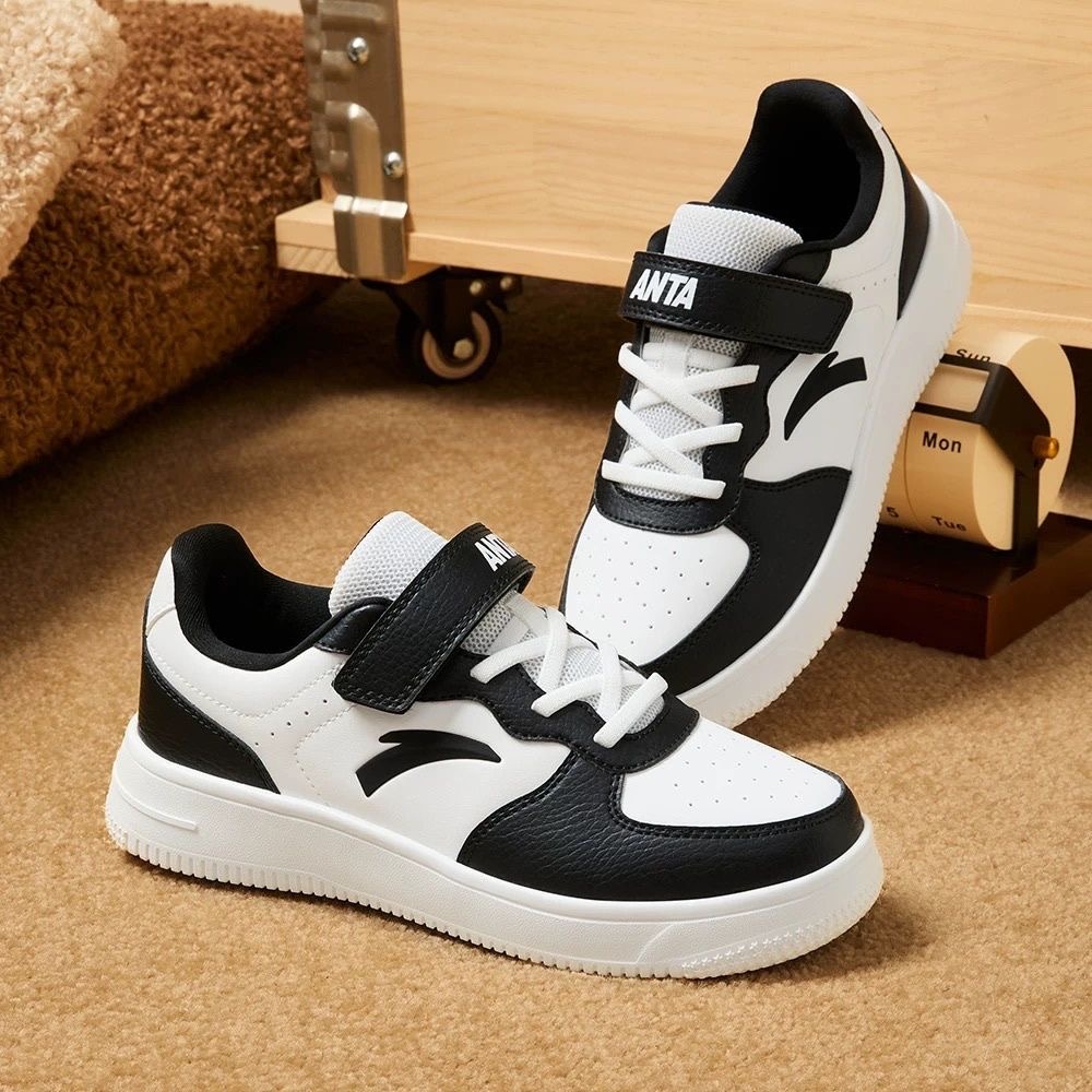 安踏儿童开学季四季款低帮小板鞋男女童新款休闲运动鞋白色滑板鞋