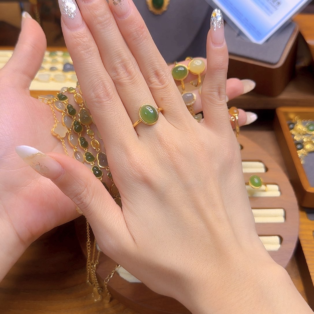 和田玉戒指银S925镀金镶嵌