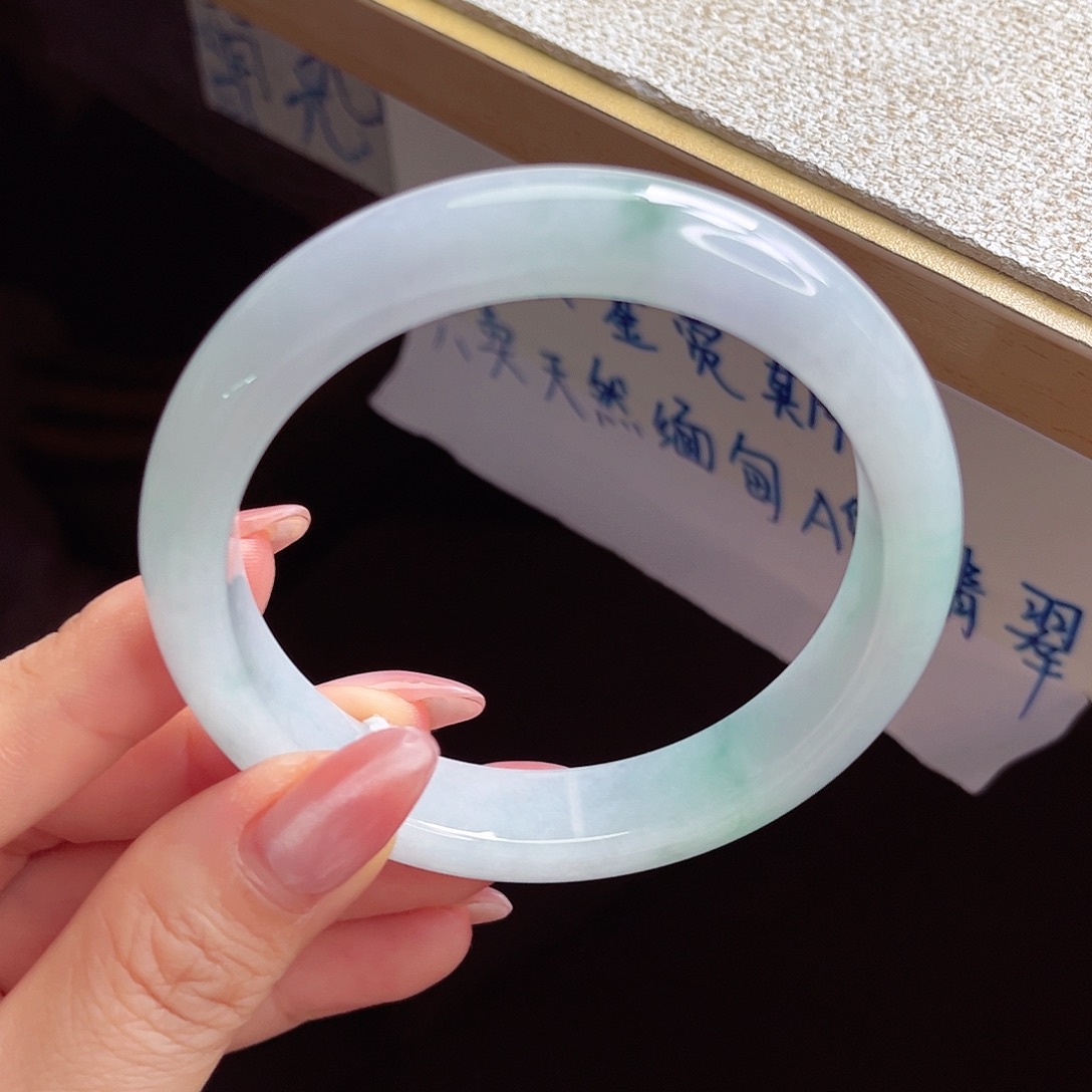 翡翠未镶嵌手镯手镯