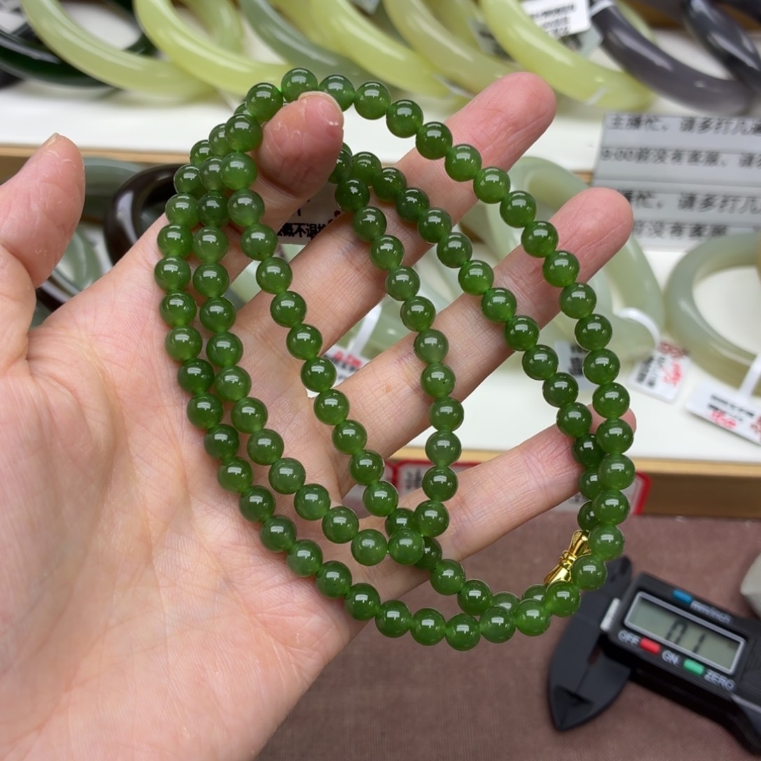 颈饰未镶嵌和田玉