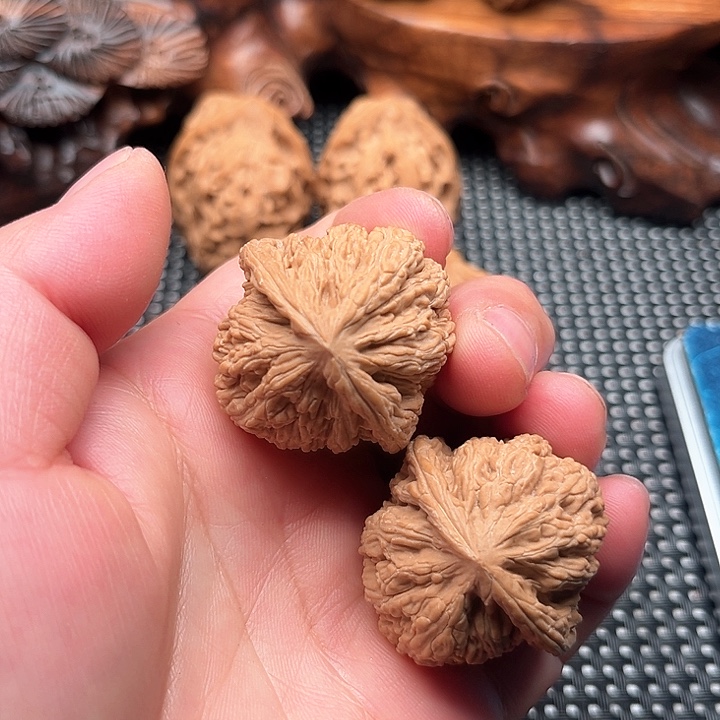 桃核把件核桃密纹儿36
